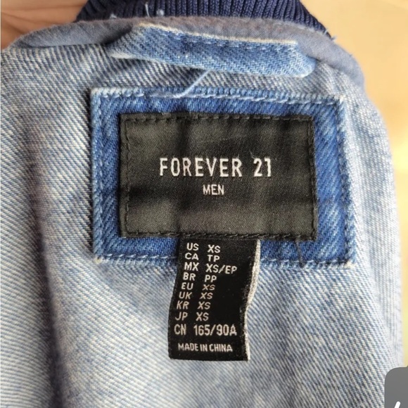 FOREVER 21 oversized denim bomber jacket - Picture 5 of 5